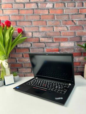Ультрабук Lenovo ThinkPad T14 Gen 2 / 14" (1920x1080) IPS / Intel Core i5-1135G7 (4 (8) ядра по 4.2 GHz) / 16 GB DDR4 / 256 GB SSD M.2 / Intel Iris Xe Graphics / WebCam