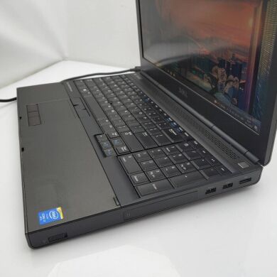 Мобільна робоча станція Dell Precision M4800 / 15.6" (1920x1080) TN / Intel Core i7-4810MQ (4 (8) ядра по 2.8 - 3.8 GHz) / 8 GB DDR3 / 240 GB SSD / AMD Radeon R9 M200X, 2 GB GDDR5, 128-bit / WebCam / Win 10 Pro