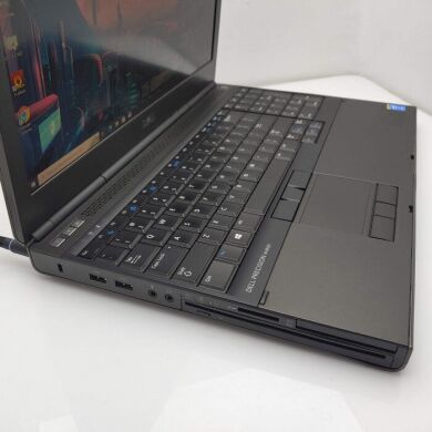 Мобільна робоча станція Dell Precision M4800 / 15.6" (1920x1080) TN / Intel Core i7-4810MQ (4 (8) ядра по 2.8 - 3.8 GHz) / 8 GB DDR3 / 240 GB SSD / AMD Radeon R9 M200X, 2 GB GDDR5, 128-bit / WebCam / Win 10 Pro
