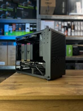 Сборка под заказ: новый игровой ПК Jonsbo Z20 Black Tower / AMD Ryzen 7 9800X3D (8 (16) ядер по 4.7 - 5.2 GHz) / 32 GB DDR5 / 2000 GB SSD M.2 / nVidia GeForce RTX 5070 Ti, 16 GB GDDR7, 256-bit / 850W