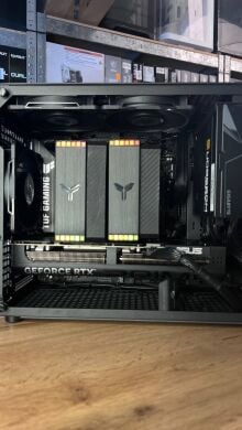 Сборка под заказ: новый игровой ПК Jonsbo Z20 Black Tower / AMD Ryzen 7 9800X3D (8 (16) ядер по 4.7 - 5.2 GHz) / 32 GB DDR5 / 2000 GB SSD M.2 / nVidia GeForce RTX 5070 Ti, 16 GB GDDR7, 256-bit / 850W