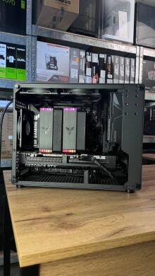 Сборка под заказ: новый игровой ПК Jonsbo Z20 Black Tower / AMD Ryzen 7 9800X3D (8 (16) ядер по 4.7 - 5.2 GHz) / 32 GB DDR5 / 2000 GB SSD M.2 / nVidia GeForce RTX 5070 Ti, 16 GB GDDR7, 256-bit / 850W