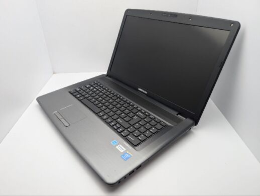 Ноутбук Medion Akoya E7222 / 17.3" (1920x1080) TN / Intel Pentium 2020M (2 ядра по 2.4 GHz) / 8 GB DDR3 / 500 GB HDD / Intel HD Graphics / WebCam / DVD-ROM / АКБ не тримає