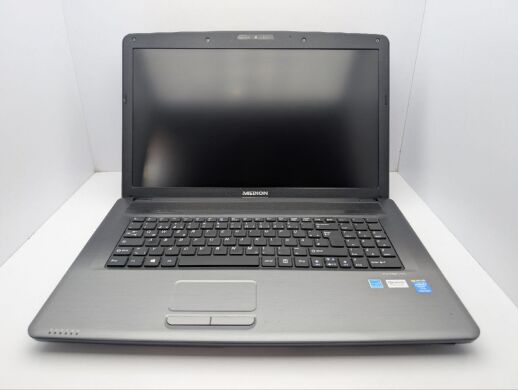 Ноутбук Medion Akoya E7222 / 17.3" (1920x1080) TN / Intel Pentium 2020M (2 ядра по 2.4 GHz) / 8 GB DDR3 / 500 GB HDD / Intel HD Graphics / WebCam / DVD-ROM / АКБ не тримає