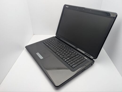 Ноутбук Asus X70I / 17.3" (1600x900) TN / Intel Pentium T4300 (2 ядра по 2.1 GHz) / 4 GB DDR2 / 500 GB HDD / nVidia GeForce GT 220M, 1 GB GDDR2, 128-bit / WebCam / DVD-ROM Ноутбук Asus X70I / 17.3" (1600x900) TN / Intel Pentium T4300 (2 ядра по 2.1 GHz) / 4 GB DDR2 / 500 GB HDD / nVidia GeForce GT 220M, 1 GB GDDR2, 128-bit / WebCam / DVD-ROM