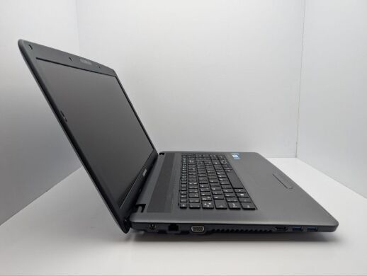 Ноутбук Medion Akoya E7222 / 17.3" (1920x1080) TN / Intel Pentium 2020M (2 ядра по 2.4 GHz) / 8 GB DDR3 / 500 GB HDD / Intel HD Graphics / WebCam / DVD-ROM / АКБ не тримає