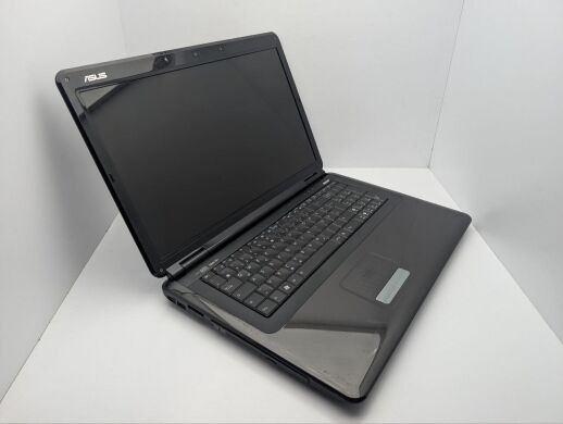Ноутбук Asus X70I / 17.3" (1600x900) TN / Intel Pentium T4300 (2 ядра по 2.1 GHz) / 4 GB DDR2 / 500 GB HDD / nVidia GeForce GT 220M, 1 GB GDDR2, 128-bit / WebCam / DVD-ROM Ноутбук Asus X70I / 17.3" (1600x900) TN / Intel Pentium T4300 (2 ядра по 2.1 GHz) / 4 GB DDR2 / 500 GB HDD / nVidia GeForce GT 220M, 1 GB GDDR2, 128-bit / WebCam / DVD-ROM