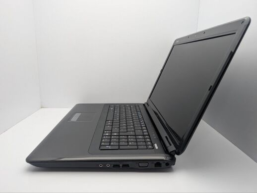 Ноутбук Asus X70I / 17.3" (1600x900) TN / Intel Pentium T4300 (2 ядра по 2.1 GHz) / 4 GB DDR2 / 500 GB HDD / nVidia GeForce GT 220M, 1 GB GDDR2, 128-bit / WebCam / DVD-ROM Ноутбук Asus X70I / 17.3" (1600x900) TN / Intel Pentium T4300 (2 ядра по 2.1 GHz) / 4 GB DDR2 / 500 GB HDD / nVidia GeForce GT 220M, 1 GB GDDR2, 128-bit / WebCam / DVD-ROM