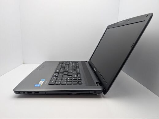Ноутбук Medion Akoya E7222 / 17.3" (1920x1080) TN / Intel Pentium 2020M (2 ядра по 2.4 GHz) / 8 GB DDR3 / 500 GB HDD / Intel HD Graphics / WebCam / DVD-ROM / АКБ не тримає