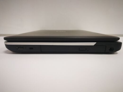 Fujitsu LifeBook A512 / 15.6" (1366х768) / Intel Core i3-3110M (2 (4) ядра по 2.4 GHz) / 4 GB DDR3 / 320 GB HDD / HDMI