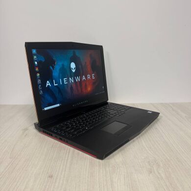 Ігровий ноутбук Dell Alienware 17 R4 / 17.3" (1920x1080) IPS / Intel Core i7-7820HK (4 (8) ядра по 2.9 - 3.9 GHz) / 16 GB DDR4 / 512 GB SSD / nVidia GeForce GTX 1080, 8 GB GDDR5X, 256-bit / WebCam