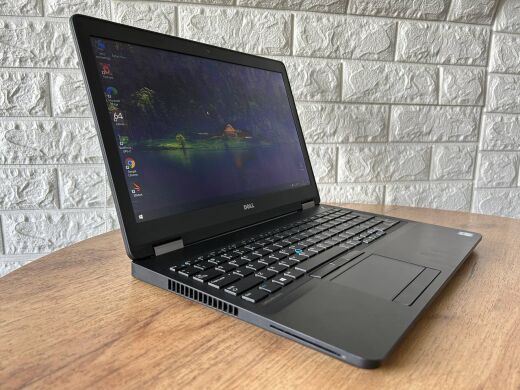 Ігровий ноутбук Dell Latitude E5570 / 15.6" (1366x768) TN / Intel Core i7-6600U (2 (4) ядра по 2.6 - 3.4 GHz) / 8 GB DDR4 / 256 GB SSD M.2 / AMD Radeon R7 M360, 2 GB DDR3, 64-bit / WebCam / HDMI