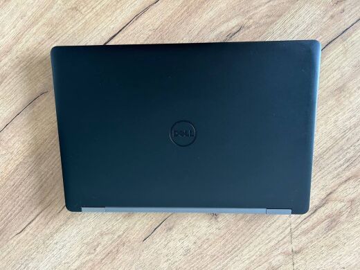 Ігровий ноутбук Dell Latitude E5570 / 15.6" (1366x768) TN / Intel Core i7-6600U (2 (4) ядра по 2.6 - 3.4 GHz) / 8 GB DDR4 / 256 GB SSD M.2 / AMD Radeon R7 M360, 2 GB DDR3, 64-bit / WebCam / HDMI