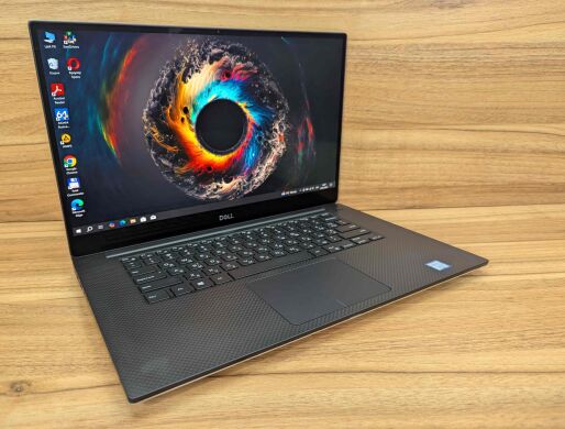 Ігровий ноутбук Dell XPS 15 7590 / 15.6" (3840x2160) IPS / Intel Core i7-9750H (6 (12) ядер по 2.6 - 4.5 GHz) / 16 GB DDR4 / 512 GB SSD / nVidia GeForce GTX 1650, 4 GB GDDR6, 128-bit / WebCam / USB Type-C / Windows 10 Ігровий ноутбук Dell XPS 15 7590 / 15.6" (3840x2160) IPS / Intel Core i7-9750H (6 (12) ядер по 2.6 - 4.5 GHz) / 16 GB DDR4 / 512 GB SSD / nVidia GeForce GTX 1650, 4 GB GDDR6, 128-bit / WebCam / USB Type-C / Windows 10