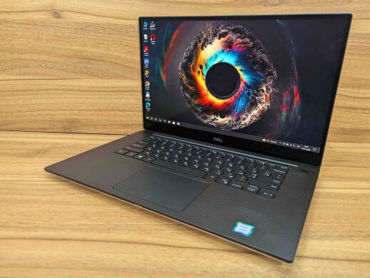 Ігровий ноутбук Dell XPS 15 7590 / 15.6" (3840x2160) IPS / Intel Core i7-9750H (6 (12) ядер по 2.6 - 4.5 GHz) / 16 GB DDR4 / 512 GB SSD / nVidia GeForce GTX 1650, 4 GB GDDR6, 128-bit / WebCam / USB Type-C / Windows 10 Ігровий ноутбук Dell XPS 15 7590 / 15.6" (3840x2160) IPS / Intel Core i7-9750H (6 (12) ядер по 2.6 - 4.5 GHz) / 16 GB DDR4 / 512 GB SSD / nVidia GeForce GTX 1650, 4 GB GDDR6, 128-bit / WebCam / USB Type-C / Windows 10