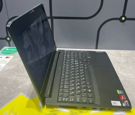 Игровой ноутбук Lenovo IdeaPad Gaming 3 15ACH6 / 15.6" (1920x1080) IPS / AMD Ryzen 5 5600H (6 (12) ядер по 3.3 - 4.2 GHz) / 32 GB DDR4 / 512 GB SSD / nVidia GeForce RTX 3060, 6 GB GDDR6, 192-bit / WebCam