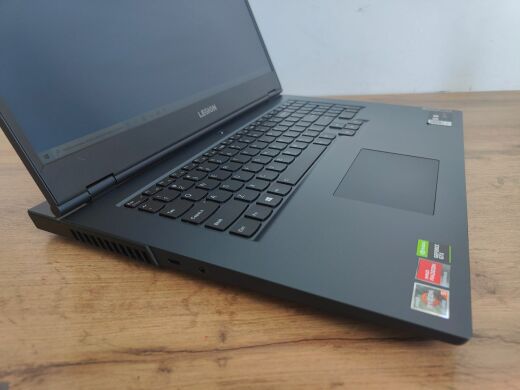 Игровой ноутбук Lenovo Legion 5-17ACH6 / 17.3" (1920x1080) IPS / AMD Ryzen 5 5600H (6 (12) ядер по 3.3 - 4.2 GHz) / 16 GB DDR4 / 512 GB SSD / nVidia Geforce GTX 1650, 4 GB GDDR5, 128-bit / WebCam / Windows 11 Home