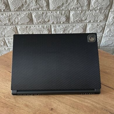 Игровой ноутбук MSI Delta 15 A5EFK / 15.6" (1920x1080) IPS / AMD Ryzen 7 5800H (8 (16) ядер по 3.2 - 4.4 GHz) / 16 GB DDR4 / 1000 GB SSD / AMD Radeon RX 6700M, 10 GB GDDR6, 160-bit / WebCam