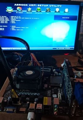 Комплект: Материнська плата AsRock A55M-HVS / AMD A4-3300 (2 ядра по 2.5 GHz) / FM1 / 4 GB DDR3 / AMD Radeon HD 6410D + Кулер