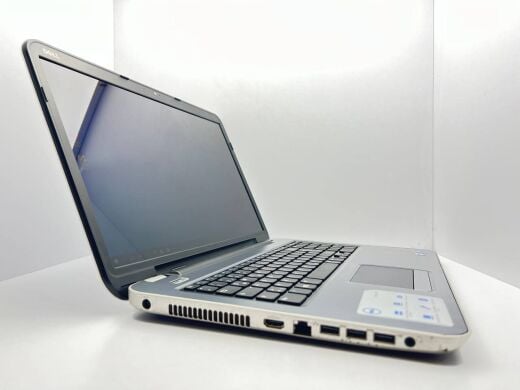 Мобільна робоча станція Б-класс Dell Inspiron 5737 / 17.3" (1600x900) TN / Intel Core i5-4200U (2 (4) ядра по 1.6 - 2.6 GHz) / 8 GB DDR3 / 240 GB SSD / AMD Radeon R9 M200X, 2 GB GDDR5, 128-bit