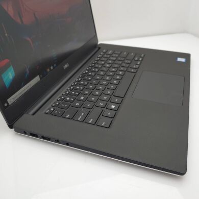 Мобильная рабочая станция Dell Precision 5510 / 15.6" (1920х1080) IPS / Intel Core i7-6820HQ (4 (8) ядра по 2.7 - 3.6 GHz) / 16 GB DDR4 / 512 GB SSD / nVidia Quadro M1000M, 2 GB GDDR5, 128-bit / WebCam / USB 3.0 / HDMI Мобильная рабочая станция Dell Precision 5510 / 15.6" (1920х1080) IPS / Intel Core i7-6820HQ (4 (8) ядра по 2.7 - 3.6 GHz) / 16 GB DDR4 / 512 GB SSD / nVidia Quadro M1000M, 2 GB GDDR5, 128-bit / WebCam / USB 3.0 / HDMI