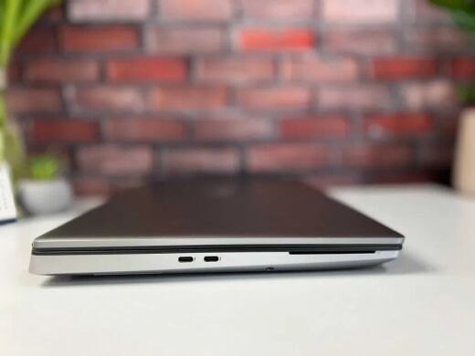 Мобільна робоча станція Dell Precision 7550 / 15.6" (1920x1080) IPS / Intel Core i7-10875H (8 (16) ядер по 2.3 - 5.1 GHz) / 64 GB DDR4 / 1000 GB SSD M.2 / nVidia Quadro RTX 5000, 16 GB GDDR6, 256-bit / WebCam + бездротова миша