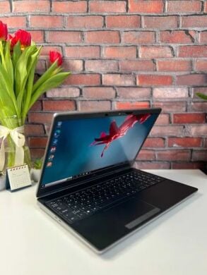 Мобільна робоча станція Dell Precision 7550 / 15.6" (1920x1080) IPS / Intel Core i7-10875H (8 (16) ядер по 2.3 - 5.1 GHz) / 64 GB DDR4 / 1000 GB SSD M.2 / nVidia Quadro RTX 5000, 16 GB GDDR6, 256-bit / WebCam + бездротова миша