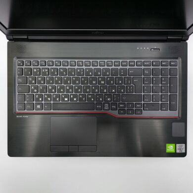 Мобильная рабочая станция Fujitsu Celsius H7510 / 15.6" (1920x1080) IPS / Intel Core i7-10850H (6 (12) ядер по 2.7 - 5.1 GHz) / 32 GB DDR4 / 512 GB SSD / nVidia Quadro T1000, 4 GB GDDR6, 128-bit / WebCam