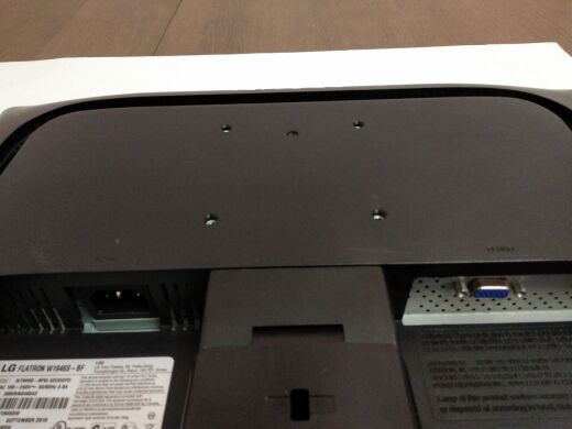 Монітор Б-клас LG Flatron W1946S-BF / 18.5" (1366x768) TN / VGA / VESA 75x75