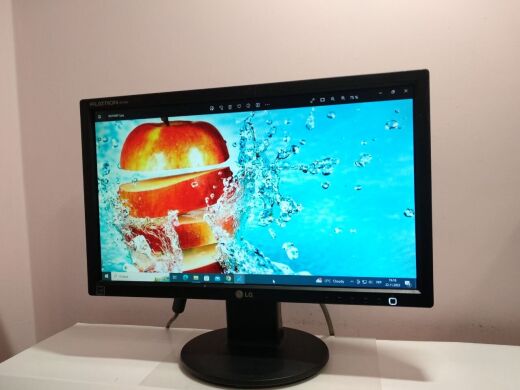 Монітор Б-клас LG Flatron W1946S-BF / 18.5" (1366x768) TN / VGA / VESA 75x75