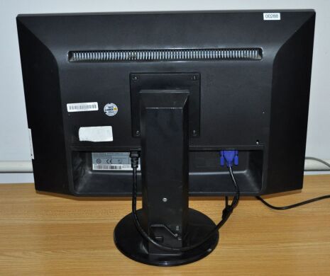 Монитор Б-класс Samsung SyncMaster 2253BW / 22" (1680x1050) TN / VGA, DVI + Кабели подключения Монитор Б-класс Samsung SyncMaster 2253BW / 22" (1680x1050) TN / VGA, DVI + Кабели подключения