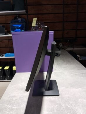 Монітор HP Z23n / 23" (1920x1080) IPS / HDMI, DisplayPort, VGA, USB / VESA 100x100 Монітор HP Z23n / 23" (1920x1080) IPS / HDMI, DisplayPort, VGA, USB / VESA 100x100