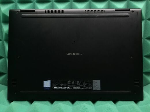 Ноутбук-трансформер Б-класс Dell Latitude 3390 2-in-1 / 13.3" (1920x1080) IPS Touch / Intel Core i5-8250U (4 (8) ядра по 1.6 - 3.4 GHz) / 8 GB DDR4 / 256 GB SSD / Intel UHD Graphics 620 / WebCam / USB 3.1 / HDMI / Windows 10 лицензия
