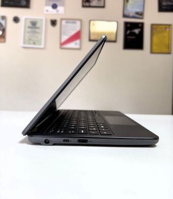 Ноутбук-трансформер Dell Latitude 3120 2-in-1 / 11.6" (1366x768) IPS Touch / Intel Pentium Silver N6000 (4 ядра по 1.1 - 3.3 GHz) / 4 GB DDR4 / 120 GB SSD / Intel UHD Graphics / WebCam / Windows 11 Ноутбук-трансформер Dell Latitude 3120 2-in-1 / 11.6" (1366x768) IPS Touch / Intel Pentium Silver N6000 (4 ядра по 1.1 - 3.3 GHz) / 4 GB DDR4 / 120 GB SSD / Intel UHD Graphics / WebCam / Windows 11