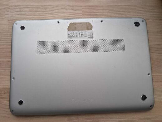 Ноутбук Б-клас Dell XPS 15z / 15.6" (1920x1080) TN / Intel Core i7-2640M (2 (4) ядра по 2.8 - 3.5 GHz) / 8 GB DDR3 / 250 GB SSD / nVidia GeForce GT 525M, 2 GB GDDR3, 128-bit / WebCam / DVD-ROM