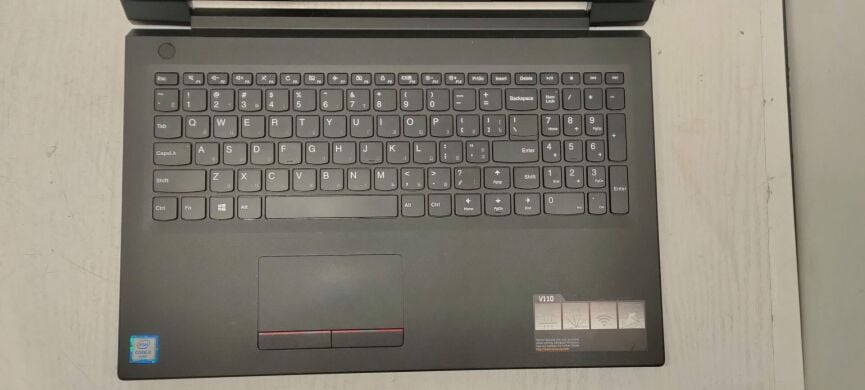 Ноутбук Lenovo V110-15ISK / 15.6" (1366x768) TN / Intel Core i3-6100U (2 (4) ядра по 2.3 GHz) / 4 GB DDR4 / 500 GB HDD / Intel HD Graphics 520 / WebCam 