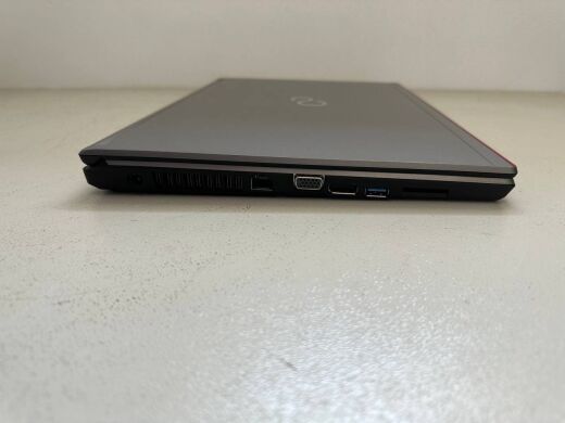 Ноутбук Fujitsu LifeBook E753 / 15.6" (1920x1080) TN / Intel Core i7-3632QM (4 (8) ядра по 2.2 - 3.2 GHz) / 8 GB DDR3 / 256 GB SSD / Intel HD Graphics 4000 / WebCam / VGA