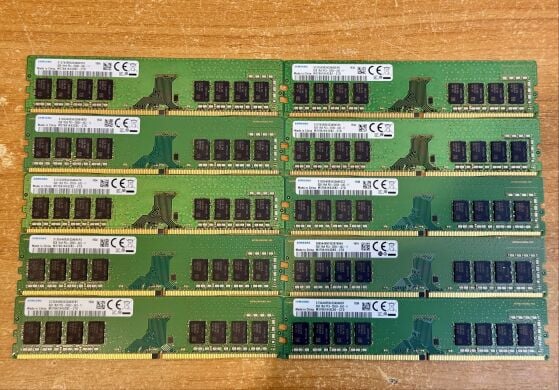 Оперативна пам'ять для ПК Samsung / 8 GB / 1Rx8 PC4-21300 / DDR4 / 2666 MHz