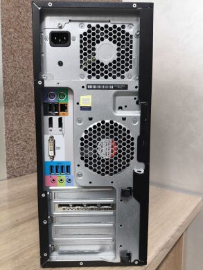 Робоча станція HP Z240 Workstation Tower / Intel Core i7-6700 (4 (8) ядра по 3.4 - 4.0 GHz) / 32 GB DDR4 / 1000 GB SSD M.2 / nVidia Quadro P2000, 5 GB GDDR5, 160-bit / DisplayPort