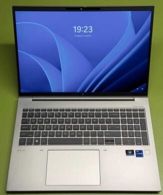 Мобільна робоча станція HP Zbook FireFly 16 G9 / 16" (1920x1200) IPS / Intel Core i7-1255U (10 (12) ядер по 3.5 - 4.7 GHz) / 16 GB DDR5 / 512 GB SSD / nVidia T550, 4 GB GDDR6, 64-bit / WebCam / TouchID