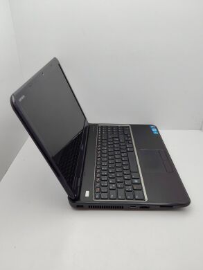 Ноутбук Dell N5110M / 15.6" (1366x768) TN / Intel Core i5-2450M (2 (4) ядра по 2.5 - 3.1 GHz) / 6 GB DDR3 / 500 GB HDD / AMD Radeon HD 6470M, 1 GB GDDR3, 64-bit / WebCam