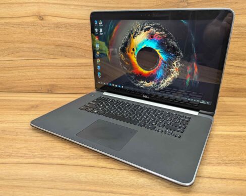 Ноутбук Dell XPS 15-9530 / 15.6" (1920x1080) IPS Touch / Intel Core i5-4200H (2 (4) ядра по 2.8 - 3.4 GHz) / 8 GB DDR3 / 240 GB SSD / Intel HD Graphics 4600 / WebCam / Windows 10