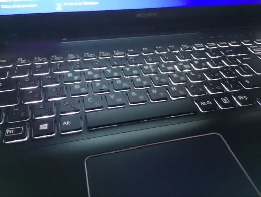 Ноутбук Sony Vaio SVE171E13M / 17.3" (1920x1080) TN / Intel Core i7-3632QM (4 (8) ядра по 2.2 - 3.2 GHz) / 8 GB DDR3 / 480 GB SSD / AMD Radeon HD 7510, 1 GB GDDR3, 128-bit / WebCam / Win 11