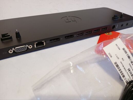 Ноутбук Б-клас HP EliteBook 840 G1 / 14" (1366x768) TN / Intel Core i5-4300U (2 (4) ядра по 1.9 - 2.9 GHz) / 8 GB DDR3 / 256 GB SSD / AMD Radeon HD 8500M, 1 GB DDR3, 64-bit / WebCam + DOC-станція + миша + флешка