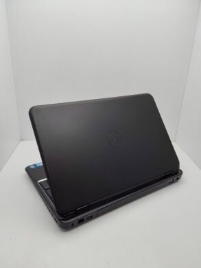 Ноутбук Dell N5110M / 15.6" (1366x768) TN / Intel Core i5-2450M (2 (4) ядра по 2.5 - 3.1 GHz) / 6 GB DDR3 / 500 GB HDD / AMD Radeon HD 6470M, 1 GB GDDR3, 64-bit / WebCam