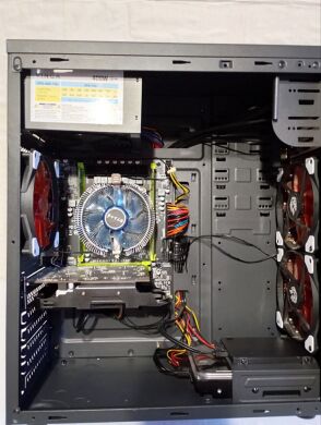 Ігровий ПК Vinga Tower / Intel Xeon E5 2620 v2 (6 (12) ядер по 2.1 - 2.6 GHz) / 16 GB DDR3 / 128 GB SSD + 1000 GB HDD / nVidia GeForce GTX 650, 2 GB GDDR5, 128-bit / 400W Ігровий ПК Vinga Tower / Intel Xeon E5 2620 v2 (6 (12) ядер по 2.1 - 2.6 GHz) / 16 GB DDR3 / 128 GB SSD + 1000 GB HDD / nVidia GeForce GTX 650, 2 GB GDDR5, 128-bit / 400W