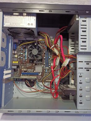 ПК Asrock Microlab Tower / AMD A6-3500 (3 ядра по 2.1 - 2.4 GHz) / 4 GB DDR3 / 128 GB SSD + 200 GB HDD / AMD Radeon HD6530D / DVD-ROM / 360W