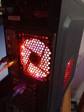 Ігровий ПК Vinga Tower / Intel Xeon E5 2620 v2 (6 (12) ядер по 2.1 - 2.6 GHz) / 16 GB DDR3 / 128 GB SSD + 1000 GB HDD / nVidia GeForce GTX 650, 2 GB GDDR5, 128-bit / 400W Ігровий ПК Vinga Tower / Intel Xeon E5 2620 v2 (6 (12) ядер по 2.1 - 2.6 GHz) / 16 GB DDR3 / 128 GB SSD + 1000 GB HDD / nVidia GeForce GTX 650, 2 GB GDDR5, 128-bit / 400W