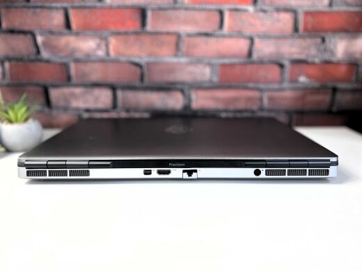 Мобильная рабочая станция Dell Precision 7550 / 15.6" (1920x1080) IPS / Intel Core i9-10885H (8 (16) ядер по 2.4 - 5.3 GHz) / 64 GB DDR4 / 1000 GB SSD M.2 / nVidia Quadro RTX 5000, 16 GB GDDR6, 256-bit / WebCam / Windows 10 Pro