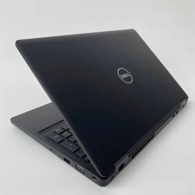 Мобільна робоча станція Dell Precision 3530 / 15.6" (1920x1080) IPS / Intel Core i5-8300H (4 (8) ядра по 2.3 - 4.0 GHz) / 16 GB DDR4 / 512 GB SSD / nVidia Quadro P600, 4 GB GDDR5, 128-bit / WebCam / SIM